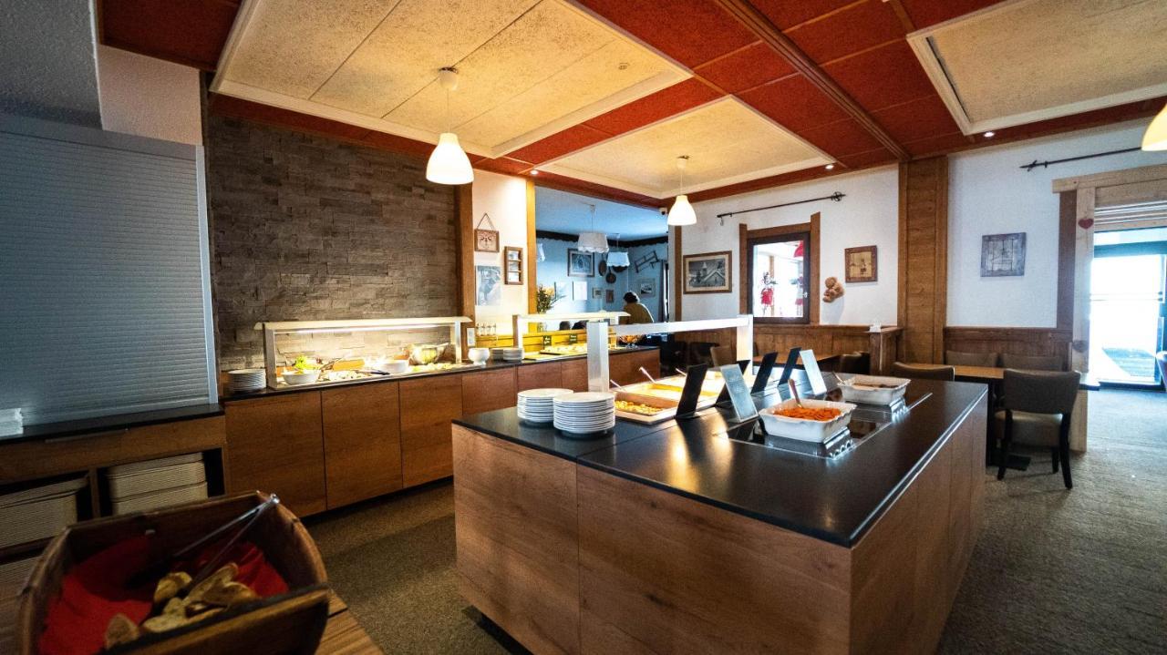 Hotel Club "Les Carrettes" Valmeinier Bagian luar foto